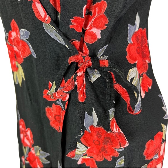 Miss Selfridge Black Floral Wrap Dress - Picture 6 of 8